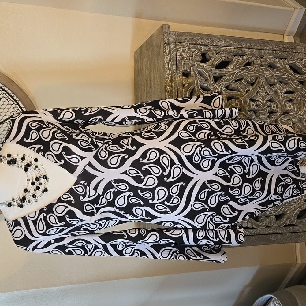 VENUS Black and White Long Sleeve Dress NWOT